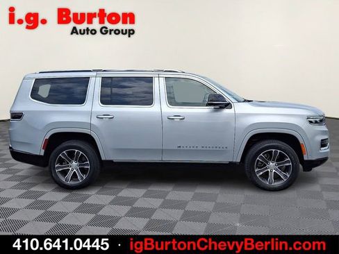 Used 2023 Jeep Grand Wagoneer 4WD image 7