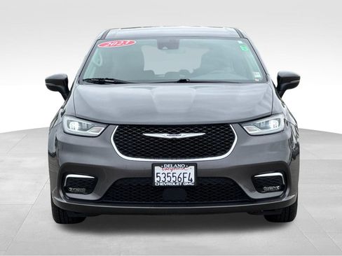 Used 2023 Chrysler Pacifica Touring-L FWD image 8