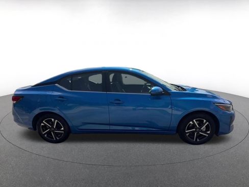 Used 2025 Nissan Sentra SV FWD image 16