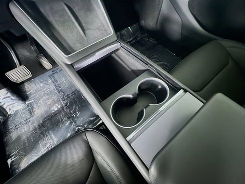 Used 2026 Tesla Model Y Long Range image 23