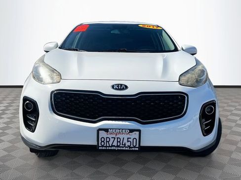 Used 2017 Kia Sportage LX image 2