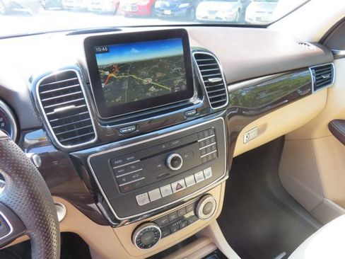 Used 2017 Mercedes-Benz GLE 350 4MATIC image 23