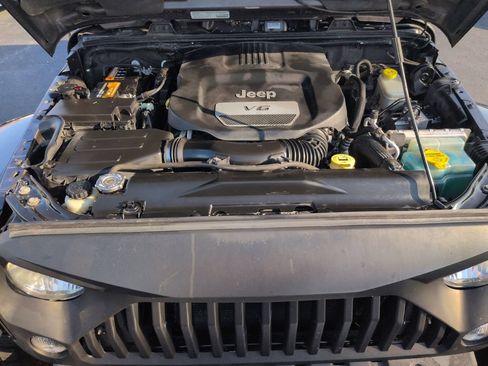 Used 2014 Jeep Wrangler Sahara w/ Trailer Tow Group AWD/4WD image 21