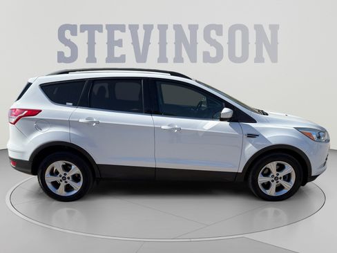 Used 2016 Ford Escape SE w/ Equipment Group 201A FWD image 6