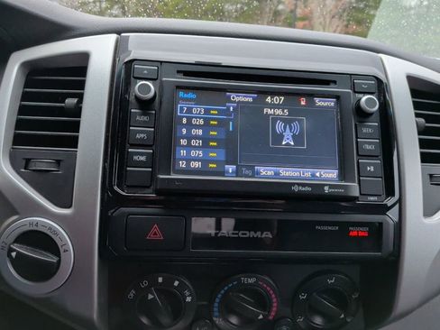 Used 2015 Toyota Tacoma Base w/ TRD Sport Package image 24