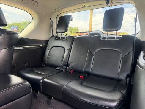 Used 2016 INFINITI QX80 4WD w/ Driver's Assistance Package image 15