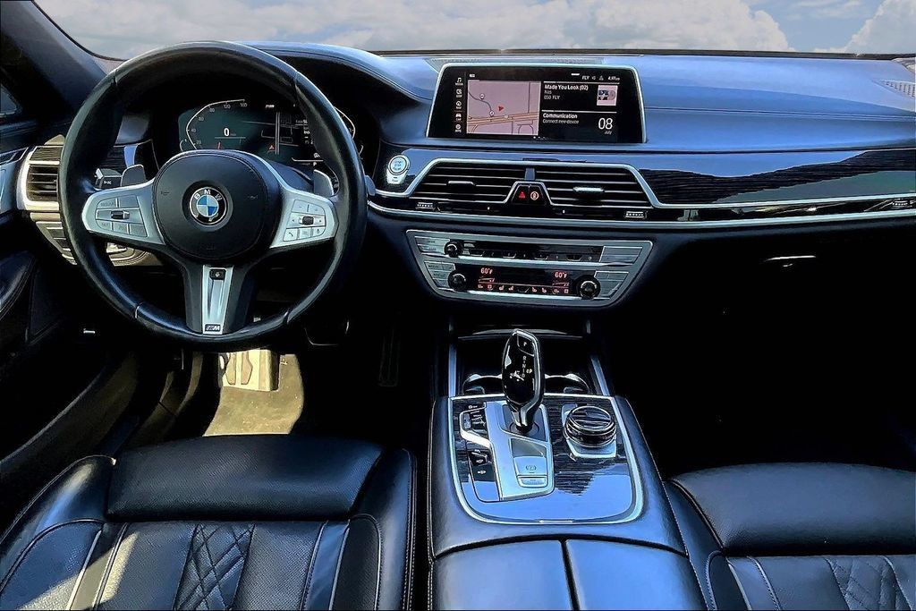 Used 2021 BMW 750i xDrive w/ Executive Package AWD/4WD image 7