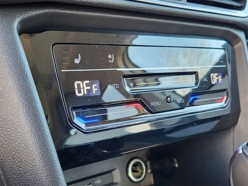 New 2025 Volkswagen Taos SEL image 14