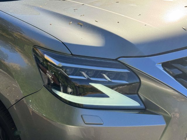 Used 2022 Lexus GX 460 Luxury w/ Sport Design Package AWD/4WD image 8