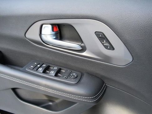New 2026 Chrysler Pacifica Select w/ S Appearance Package FWD image 20