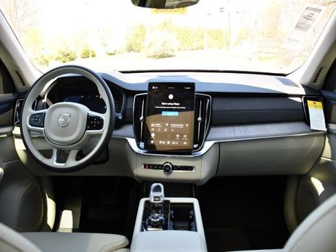 New 2026 Volvo XC90 B6 Ultra w/ Protection Package Premier AWD/4WD image 17
