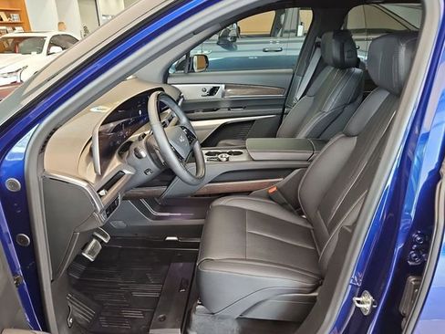 New 2026 Cadillac Vistiq Sport w/ LPO, Floor Liner Package image 10