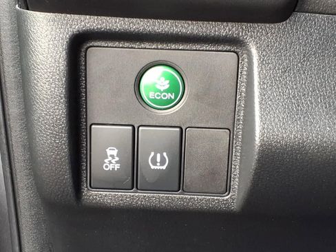Used 2022 Honda HR-V LX image 16