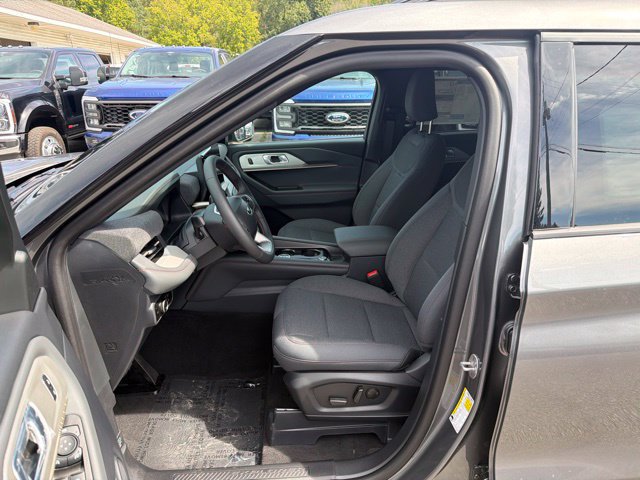 Used 2027 Ford Explorer Active AWD/4WD image 15