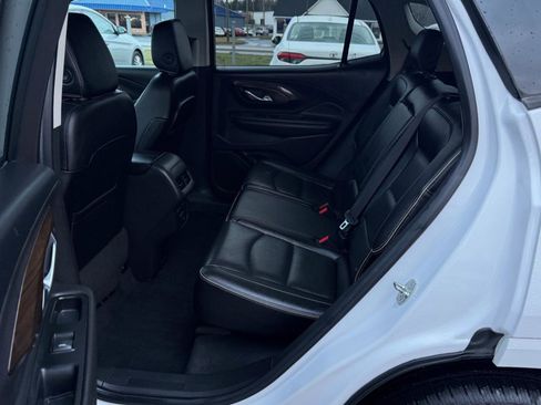 Used 2019 GMC Terrain Denali w/ Comfort Package image 9