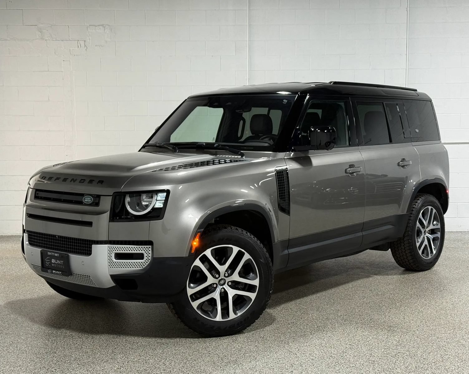 Used 2022 Land Rover Defender 110 S AWD/4WD image 2