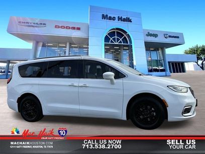 Used 2021 Chrysler Pacifica Touring-L