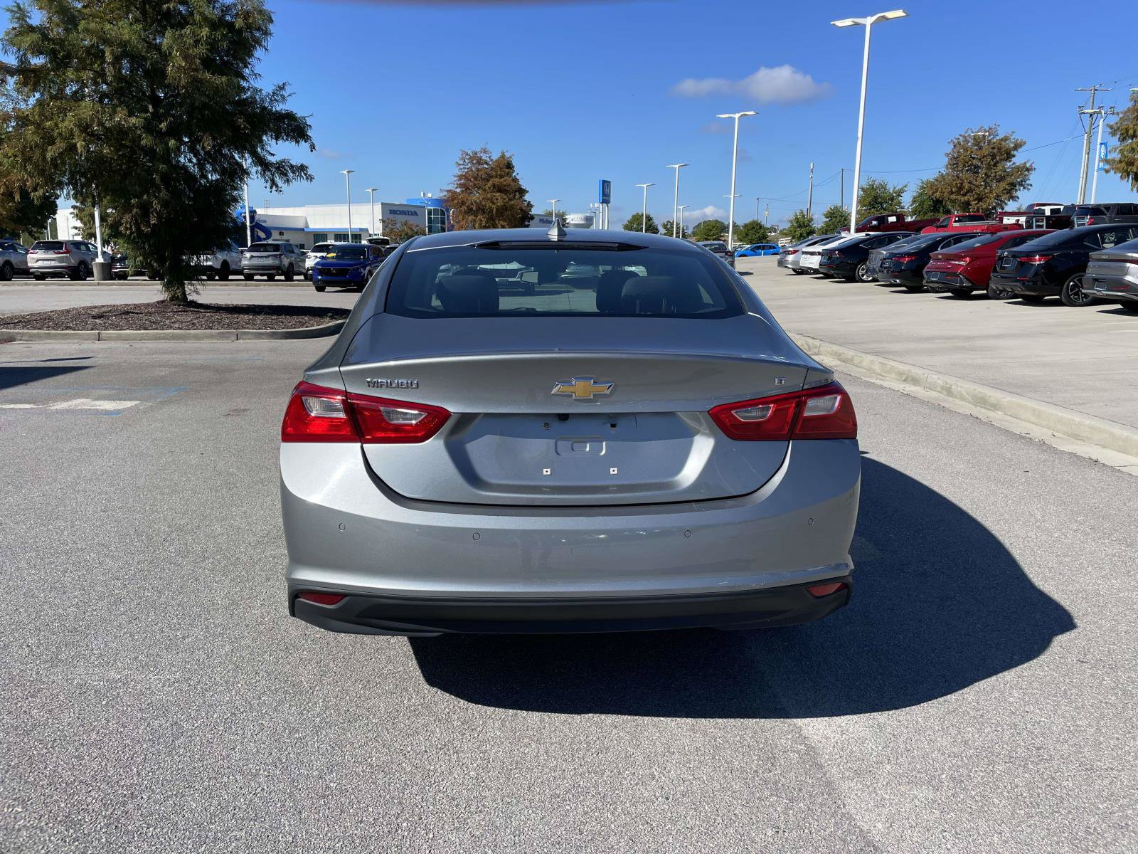 Used 2025 Chevrolet Malibu LT FWD image 5