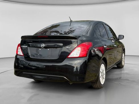 Used 2017 Nissan Versa SV FWD image 5