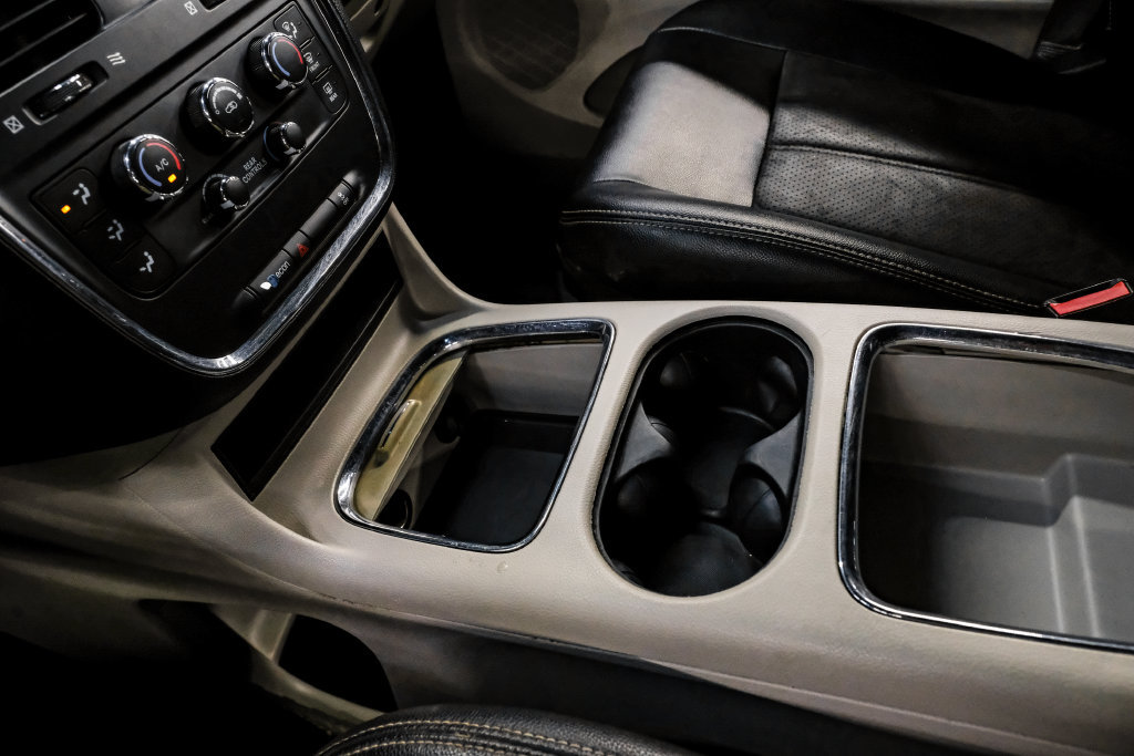Used 2019 Dodge Grand Caravan SXT FWD image 24