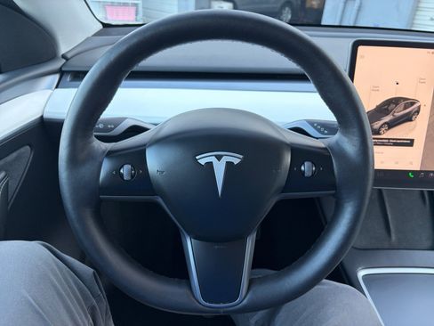 Used 2023 Tesla Model Y Long Range AWD/4WD image 17