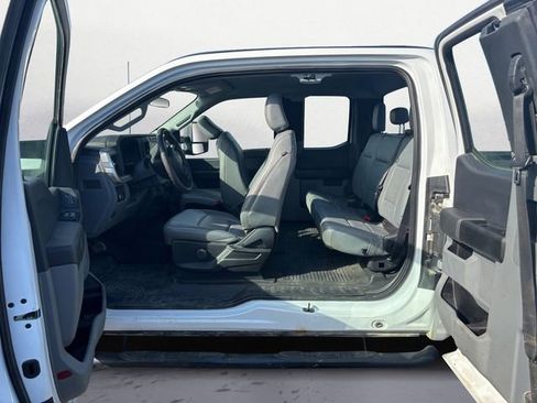 Used 2024 Ford F250 XL w/ XL Chrome Package image 24