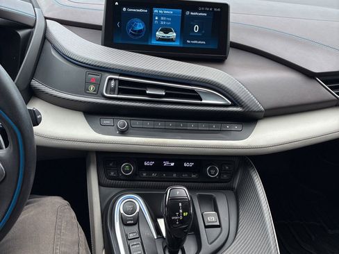 Used 2019 BMW i8 Coupe AWD/4WD image 15