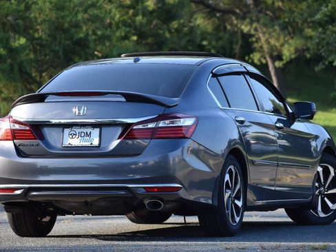 Used 2017 Honda Accord EX-L image 5