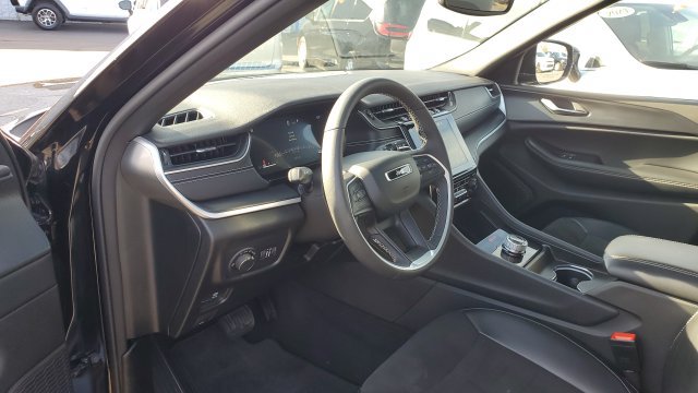 Certified 2024 Jeep Grand Cherokee Altitude AWD/4WD image 8