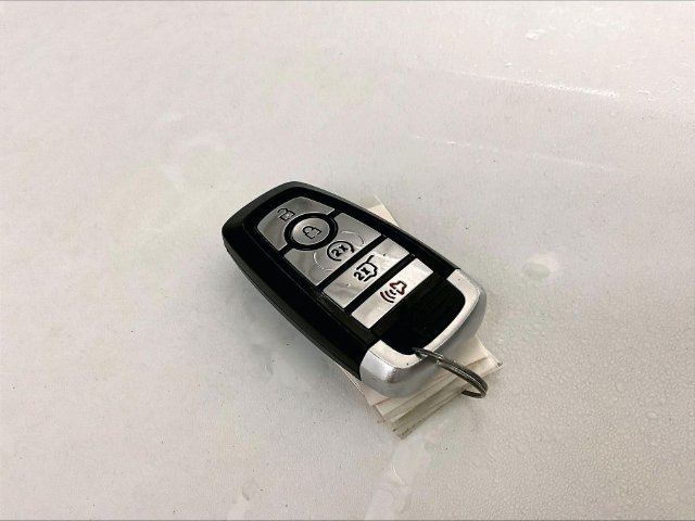 Used 2023 Ford Explorer XLT w/ Equipment Group 202A AWD/4WD image 9