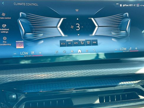 Certified 2025 BMW 330i Sedan w/ M Sport Package image 16