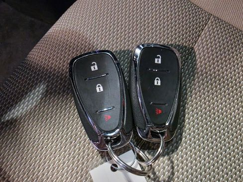 Used 2022 Chevrolet Traverse LS AWD/4WD image 10
