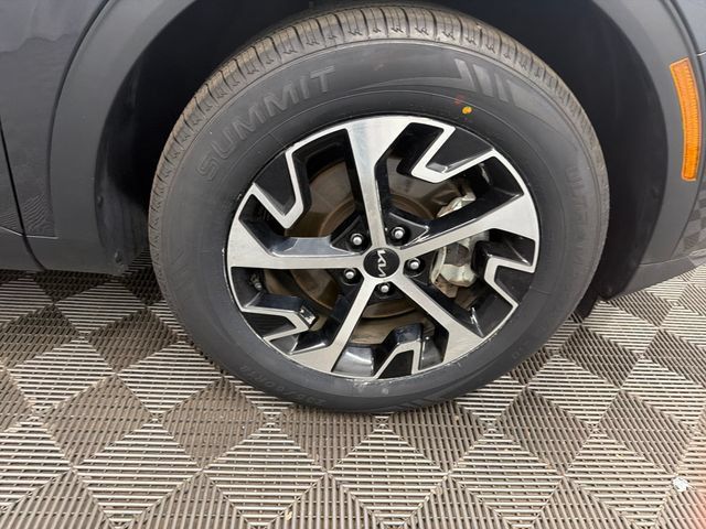 Certified 2024 Kia Sportage EX AWD/4WD image 29