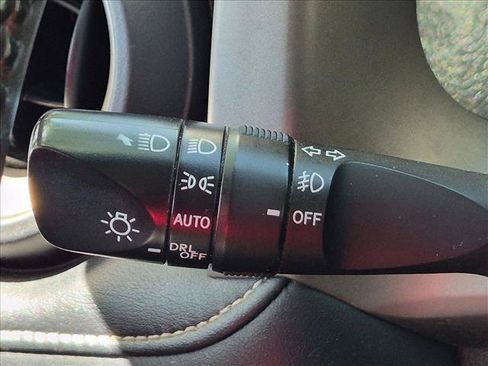 Used 2018 Toyota RAV4 XLE FWD image 7