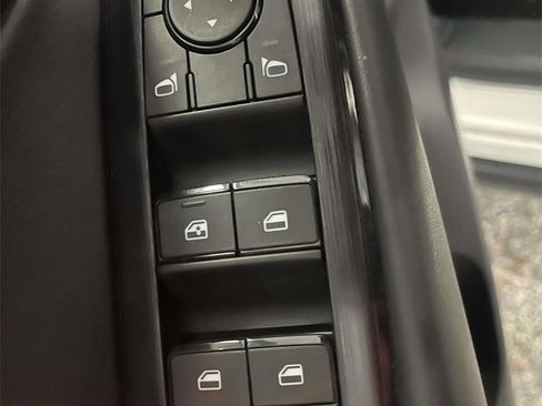 Used 2025 Nissan Rogue S image 15