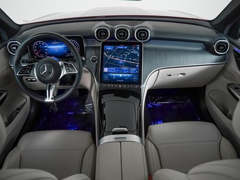 Certified 2025 Mercedes-Benz GLC 350e 4MATIC image 13