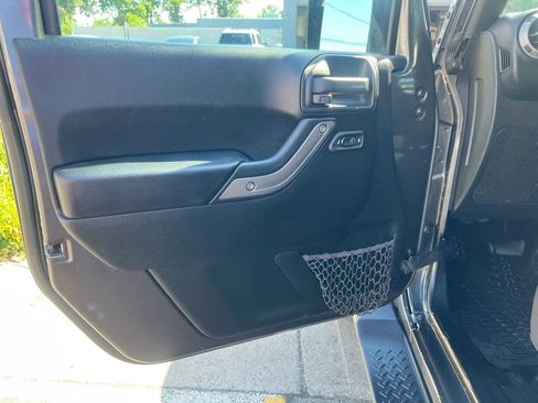 Used 2017 Jeep Wrangler Unlimited Sport w/ Quick Order Package 24S AWD/4WD image 12