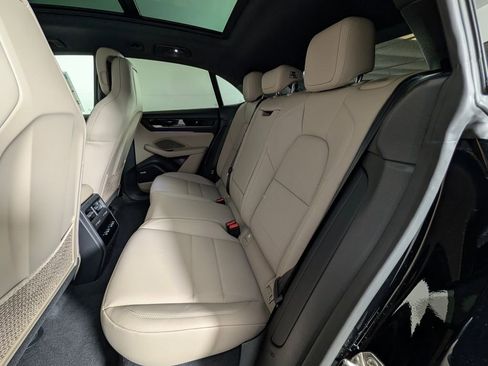 New 2026 Porsche Macan 4 Electric image 24