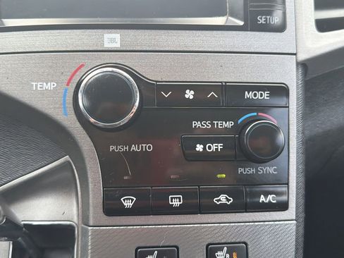 Used 2014 Toyota Venza XLE w/ XLE Premium Package image 31