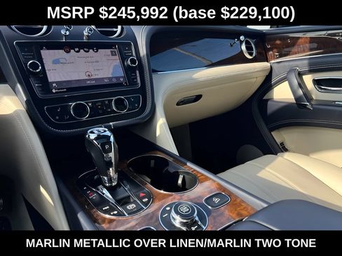 Used 2018 Bentley Bentayga AWD/4WD image 32