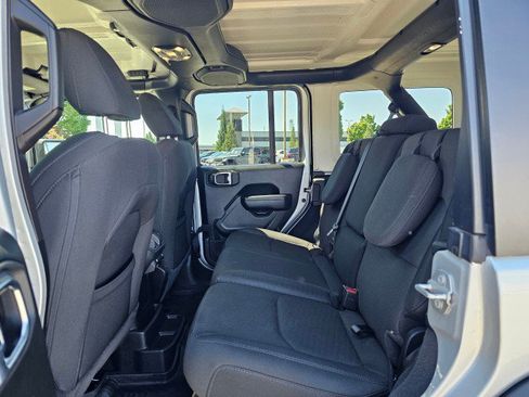 Used 2023 Jeep Wrangler Unlimited AWD/4WD image 19