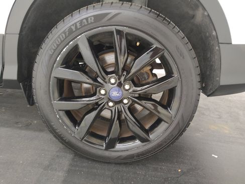 Used 2018 Ford Escape SEL w/ SEL Sport Appearance Package FWD image 31