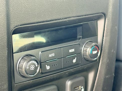 Used 2022 Buick Enclave Premium image 25