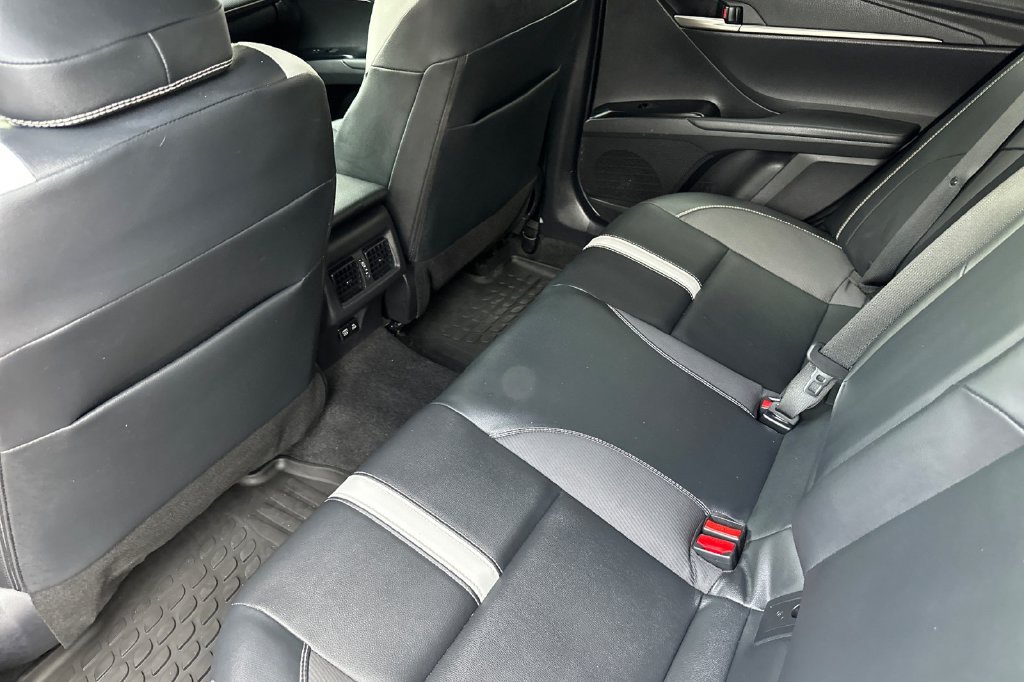 Used 2025 Toyota Camry SE w/ Convenience Package FWD image 17