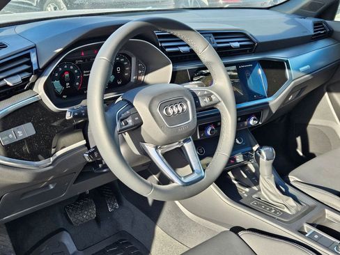 New 2025 Audi Q3 2.0T Premium image 12