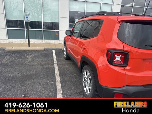 Used 2019 Jeep Renegade Latitude w/ Cold Weather Group image 4