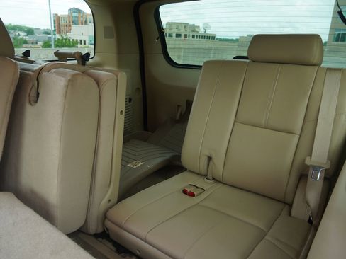 Used 2014 Chevrolet Tahoe LT image 32