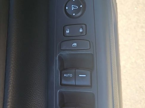 Used 2023 Honda CR-V LX image 14