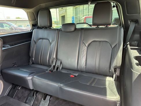 Used 2022 Ford Expedition Platinum AWD/4WD image 28