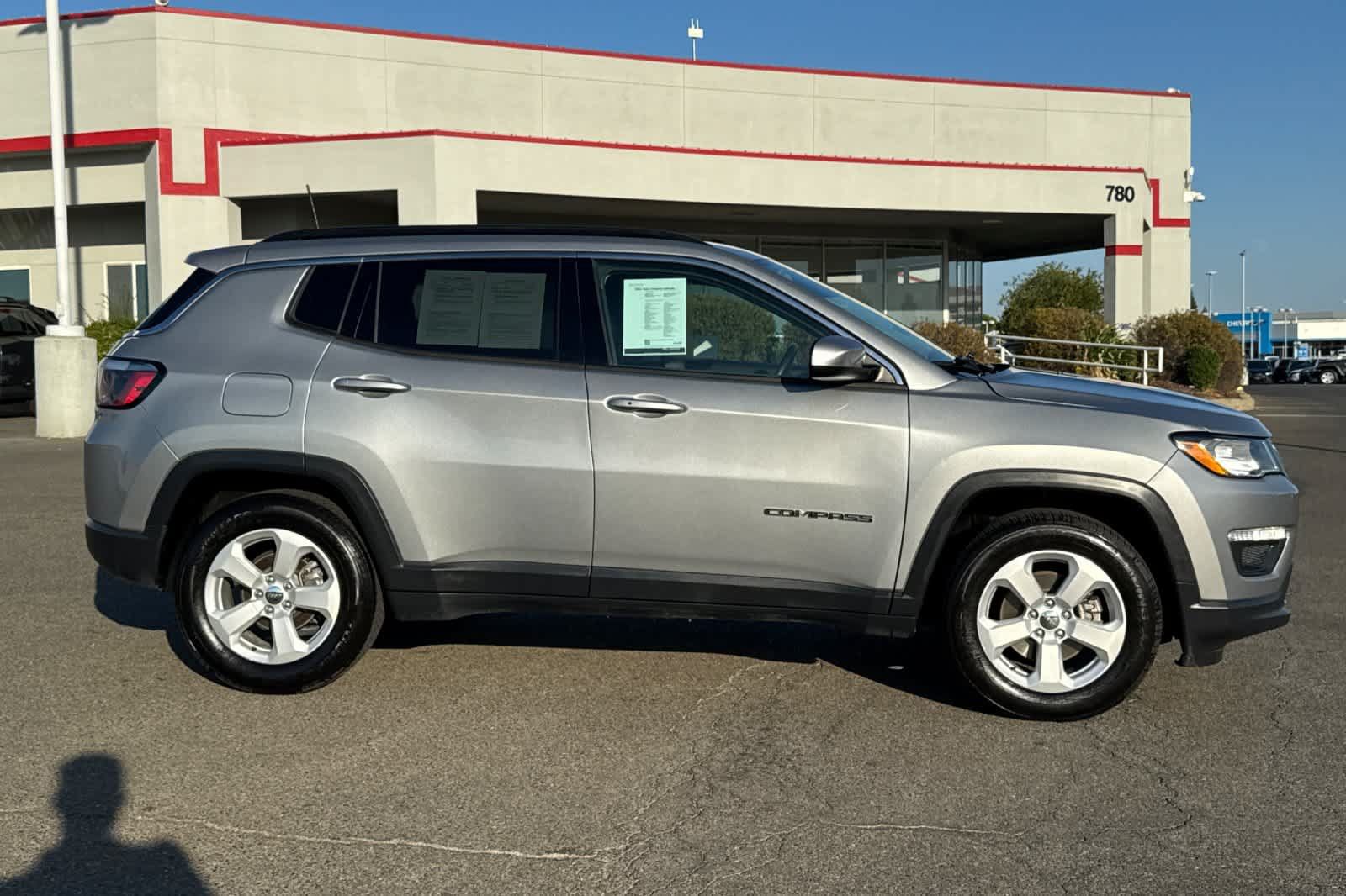 Used 2021 Jeep Compass Latitude FWD image 6